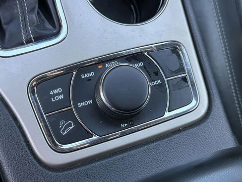 Used 2017 Jeep Grand Cherokee Limited w/ Luxury Group II AWD/4WD image 17