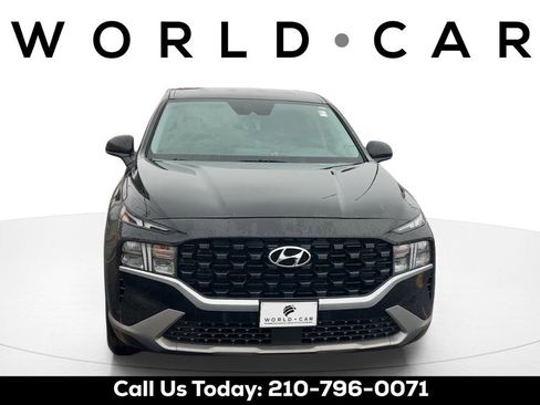 Used 2023 Hyundai Santa Fe SE FWD image 2
