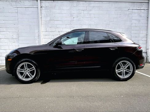Certified 2023 Porsche Macan AWD/4WD image 2