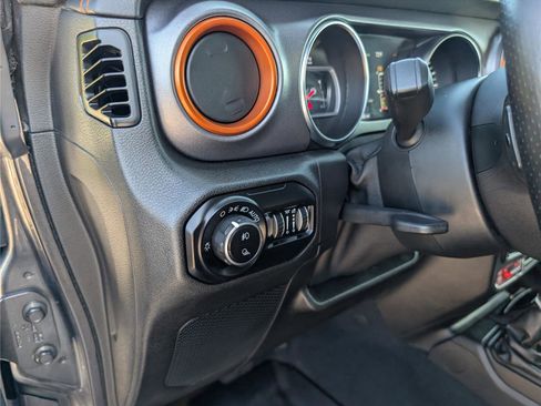 Used 2020 Jeep Gladiator Mojave AWD/4WD image 20