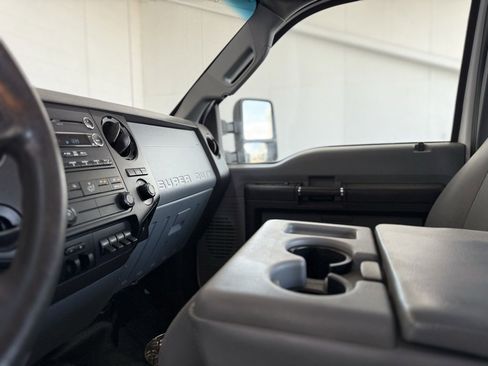 Used 2014 Ford F550 4x4 SuperCab Super Duty w/ Power Equipment Group image 36