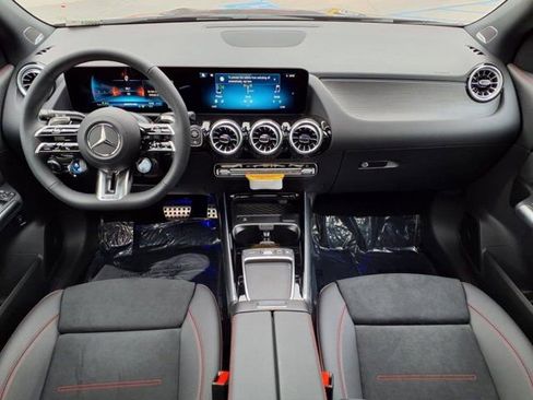 New 2026 Mercedes-Benz GLA 35 AMG 4MATIC image 4