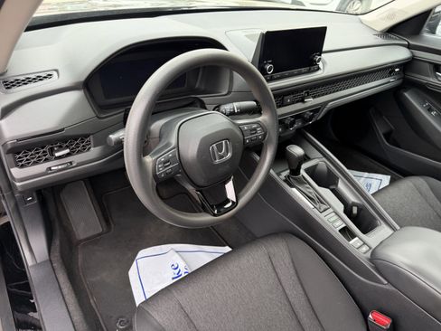 Used 2023 Honda Accord EX image 10