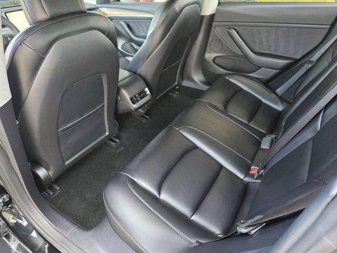 Used 2022 Tesla Model 3 Long Range AWD/4WD image 33
