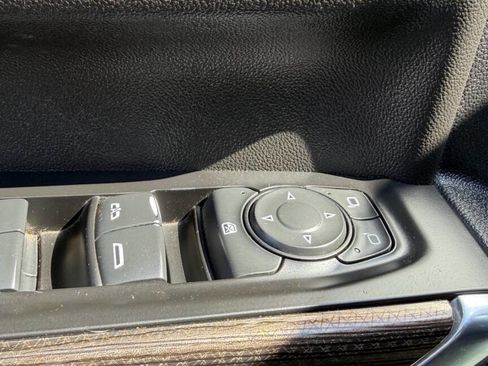 Used 2020 Chevrolet Silverado 3500 LT AWD/4WD image 12