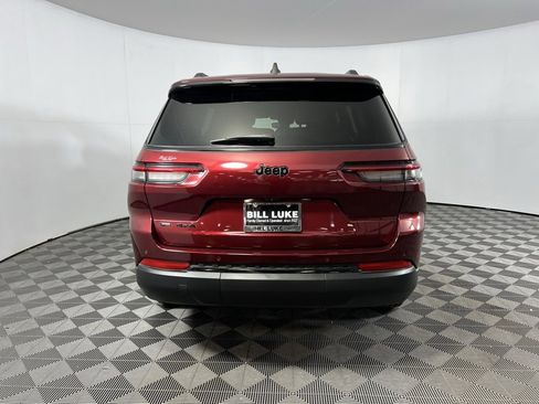 Used 2023 Jeep Grand Cherokee L Laredo image 11