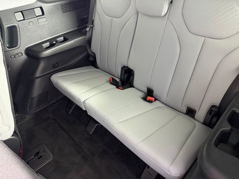 Used 2025 Hyundai Palisade SEL image 28