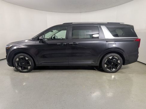 New 2026 Kia Carnival EX FWD image 4