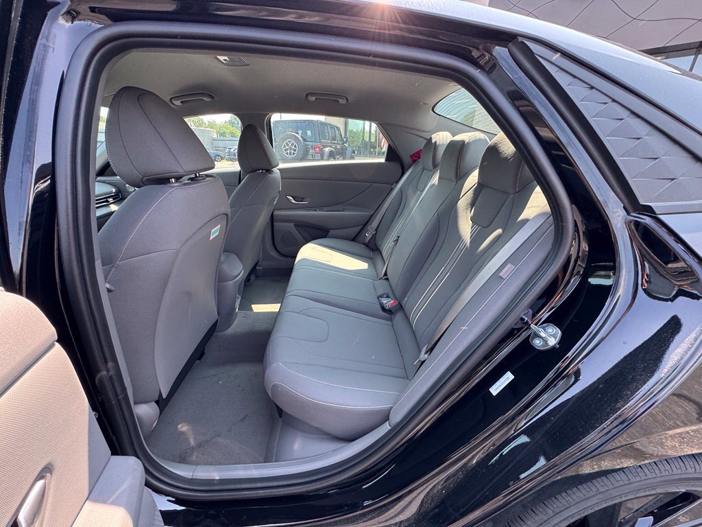 New 2026 Hyundai Elantra SEL FWD image 12