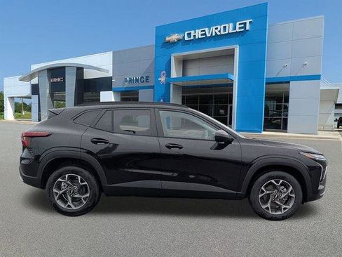 New 2026 Chevrolet Trax LT w/ Driver Confidence Package image 3