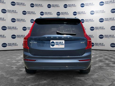 Certified 2023 Volvo XC90 B5 Core w/ Climate Package AWD/4WD image 4