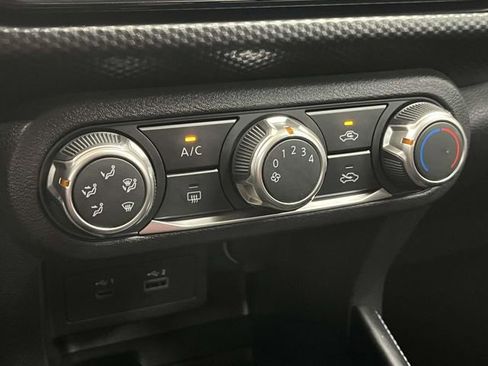 Used 2024 Nissan Kicks SV image 29