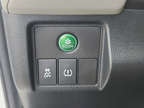 Certified 2017 Honda HR-V LX image 22