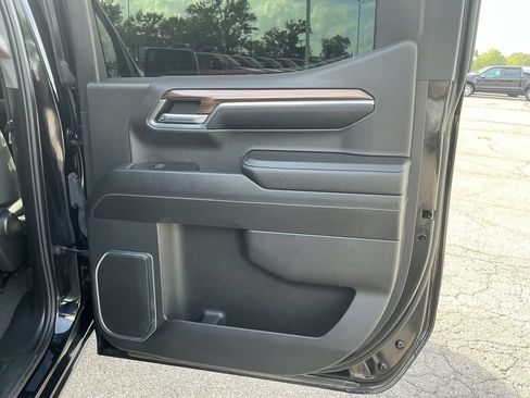 Used 2024 Chevrolet Silverado 1500 RST w/ Convenience Package II AWD/4WD image 17
