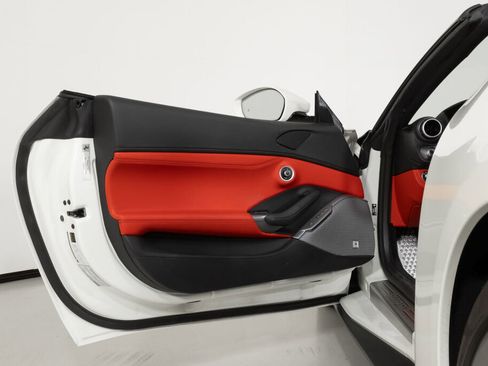 Used 2022 Ferrari Portofino M image 34