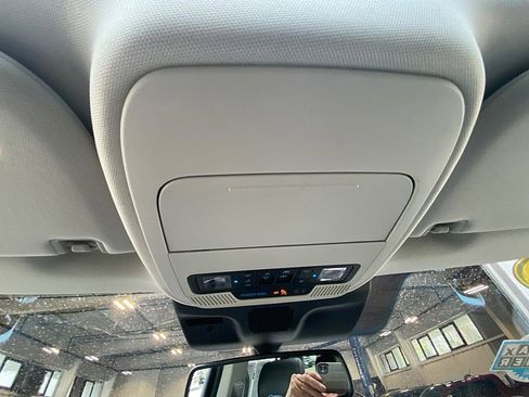 Used 2025 Ford Expedition Active AWD/4WD image 68