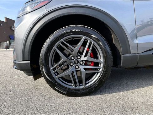 Certified 2025 Ford Explorer ST-Line w/ Premium Package AWD/4WD image 9
