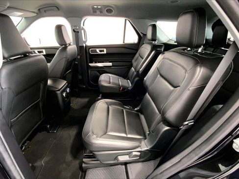 Used 2022 Ford Explorer XLT w/ Equipment Group 202A image 19