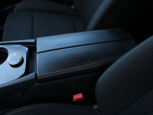 Used 2023 Nissan Rogue S image 26