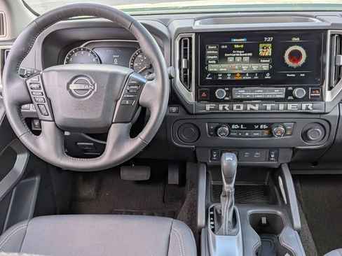 Certified 2025 Nissan Frontier SV w/ SV Convenience Package RWD image 27
