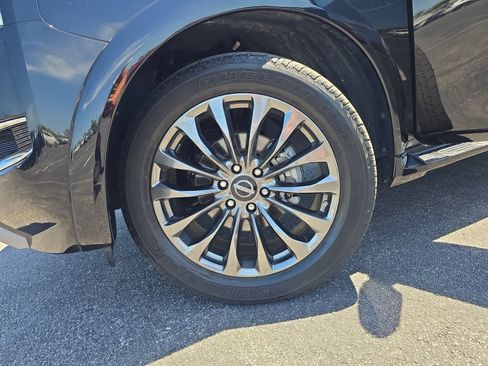 Used 2023 Nissan Armada Platinum w/ Captain's Chairs Package RWD image 30