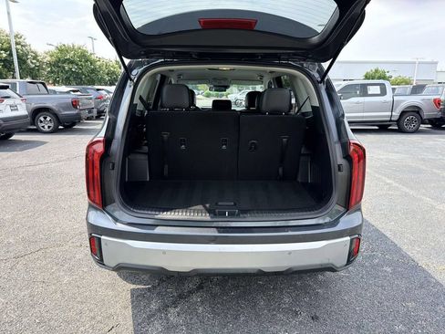 Used 2023 Kia Telluride LX AWD/4WD image 11