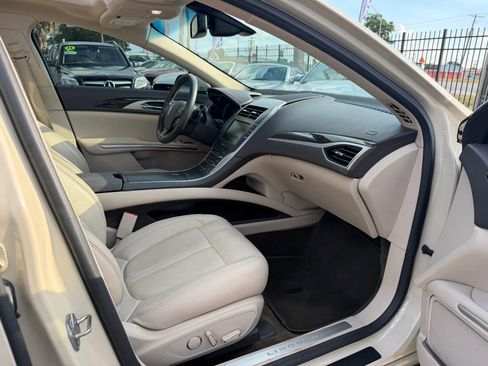 Used 2016 Lincoln MKZ w/ Equipment Group 300A Reserve FWD image 8