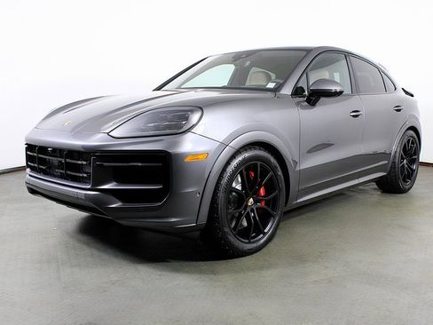 New 2026 Porsche Cayenne GTS image 1