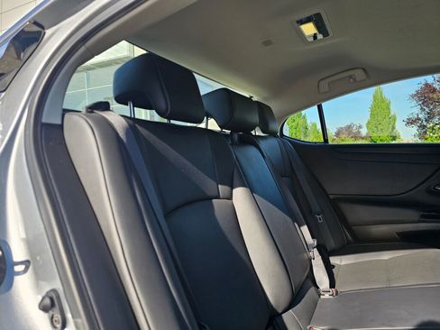 Used 2025 Lexus ES 300h w/ Premium Package FWD image 16