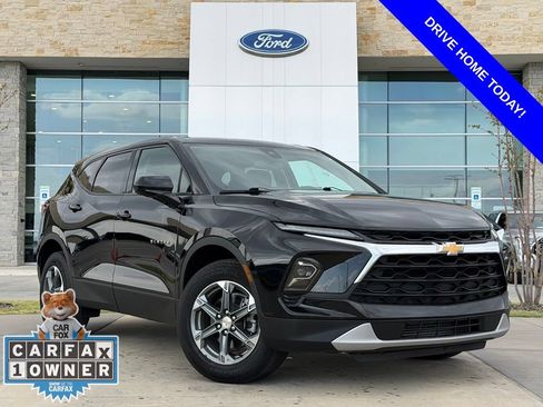 Used 2025 Chevrolet Blazer LT FWD image 1