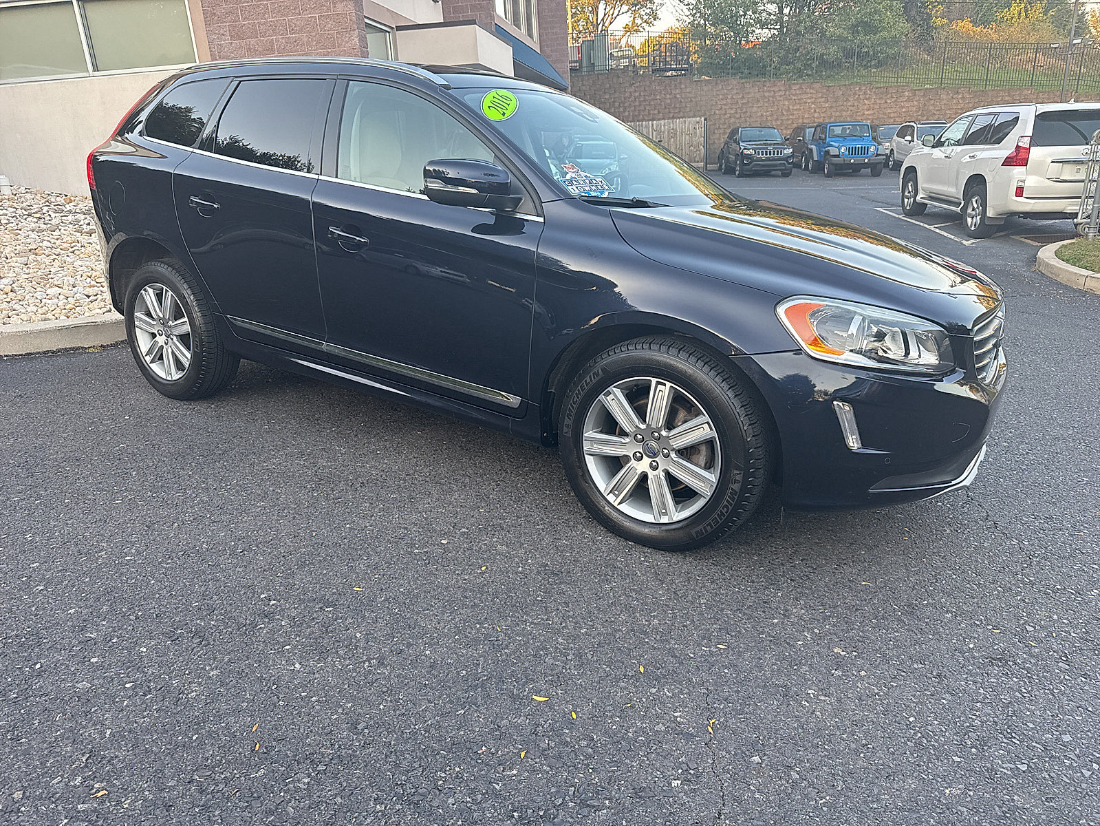Used 2016 Volvo XC60 T6 w/ Proximity Package AWD/4WD image 2