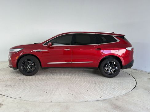 Used 2024 Buick Enclave Essence w/ Experience Buick Package FWD image 2