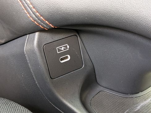 Used 2025 Honda HR-V Sport image 32