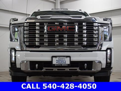 Used 2024 GMC Sierra 3500 Denali w/ Denali Reserve Package image 2