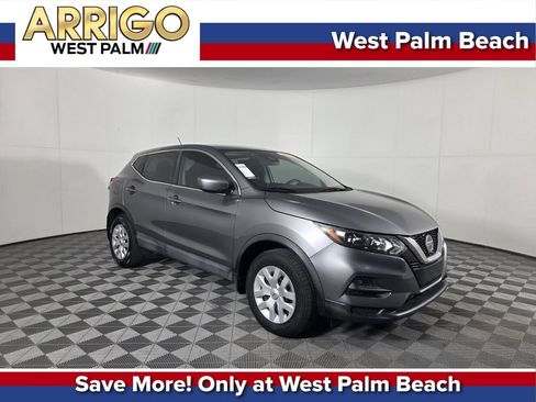 Used 2020 Nissan Rogue Sport S FWD image 1