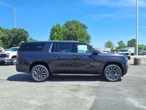 New 2026 Chevrolet Suburban LS w/ LS Custom Edition AWD/4WD image 2