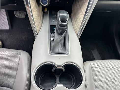 Used 2021 Toyota Venza XLE w/ Softex Package image 25