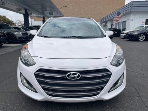 Used 2016 Hyundai Elantra GT w/ Option Group 03 FWD image 4