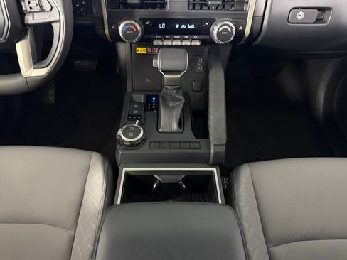 Used 2025 Toyota Tacoma SR5 AWD/4WD image 19