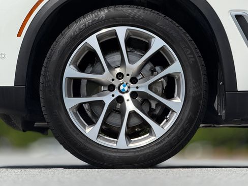 Used 2019 BMW X5 xDrive40i w/ Premium Package 2 AWD/4WD image 18