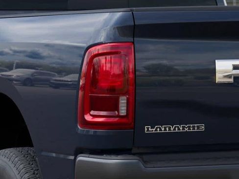 New 2025 RAM 3500 Laramie AWD/4WD image 39