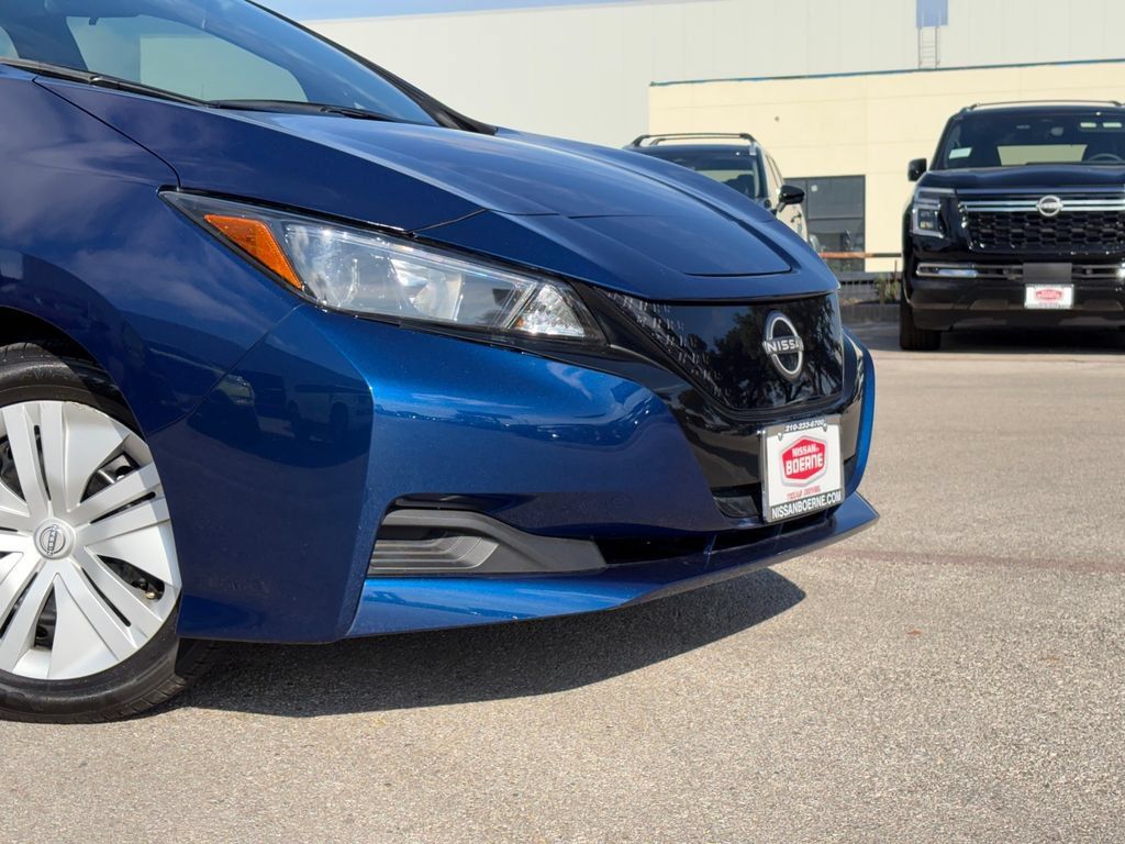 Used 2025 Nissan Leaf S FWD image 3