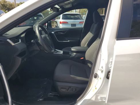 Used 2023 Toyota RAV4 SE image 22