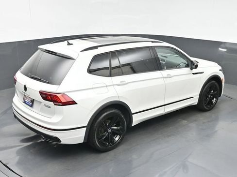 Used 2023 Volkswagen Tiguan SE R-Line FWD image 33