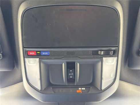 Used 2025 Subaru Forester Limited w/ Popular Package #2 AWD/4WD image 5