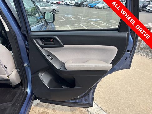 Used 2016 Subaru Forester 2.5i w/ Alloy Wheel Package image 9