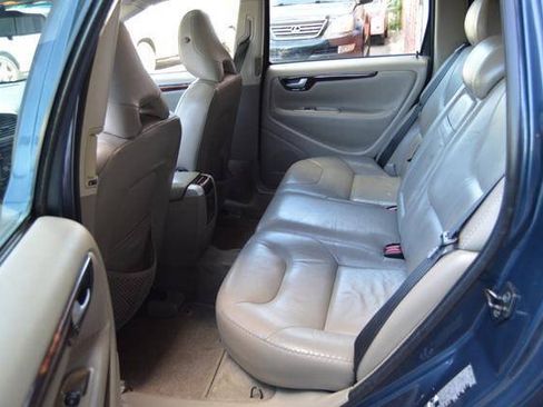 Used 2005 Volvo XC70 AWD/4WD image 41