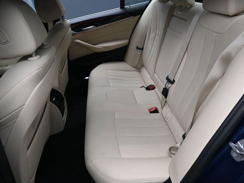 Used 2023 BMW 530i xDrive w/ Convenience Package image 31