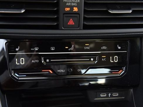 New 2026 Volkswagen Jetta SE FWD image 15