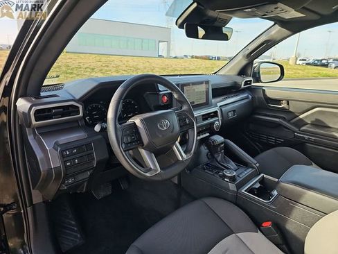 Used 2025 Toyota Tacoma TRD Off-Road AWD/4WD image 10